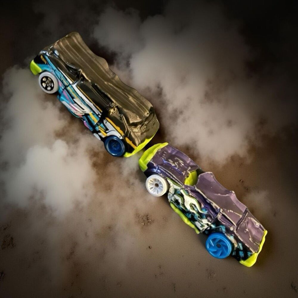 Hot Wheels Demo Van & Car Set Monster Truck Crushers Speed Bump Car A7